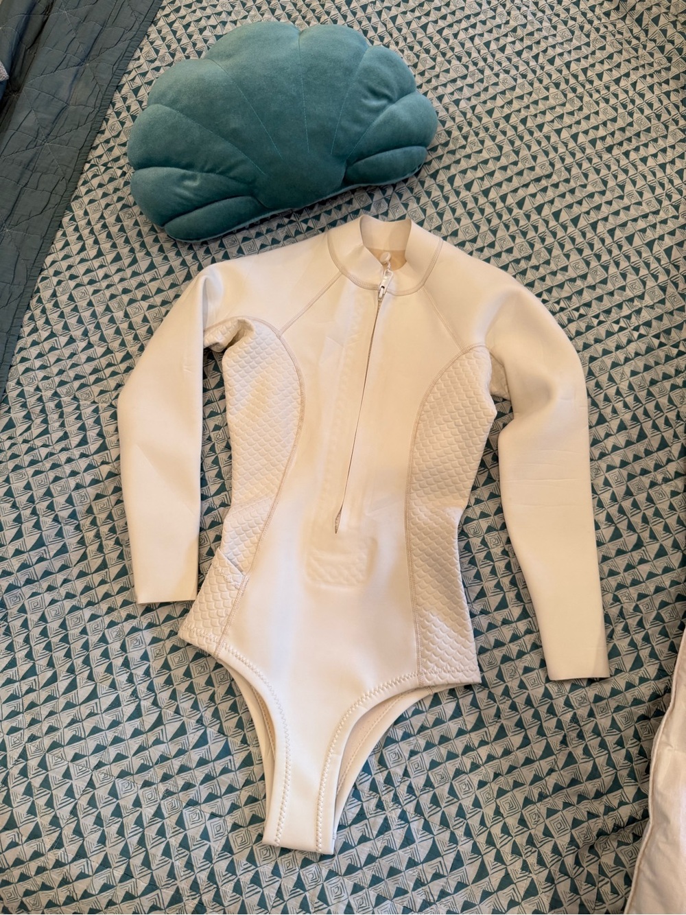 Long-Sleeve One-Piece Womens wetsuit with Front Zip 2mm